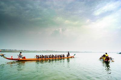 為啥說“世界有條汨羅江”？