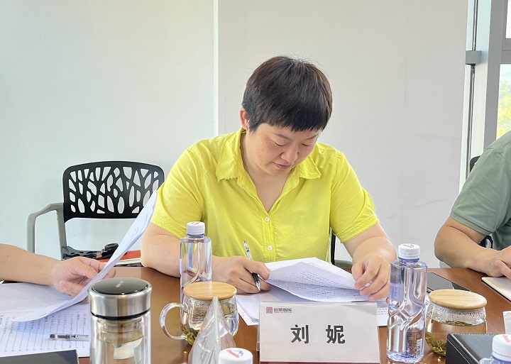 劉妮.jpg 劉妮.jpg